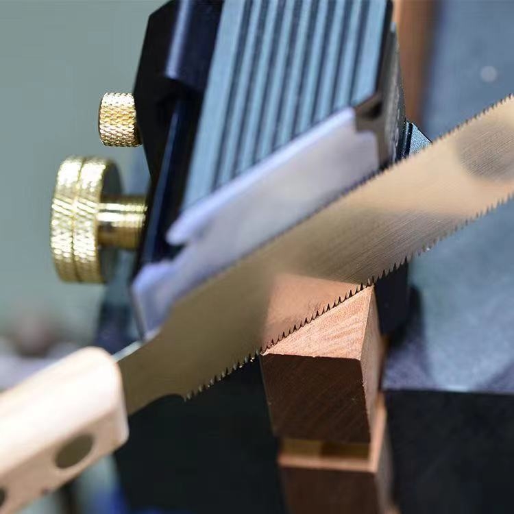 ダブテール磁気 45 度鋸ガイドマイターカットファイン木工  - Dovetail Saw Fine のレビューと価格